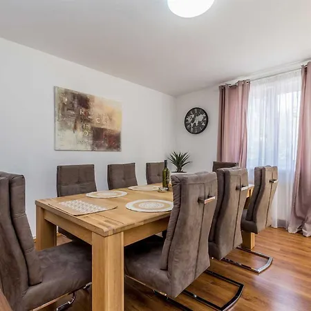 Vikendica House Olive Garden