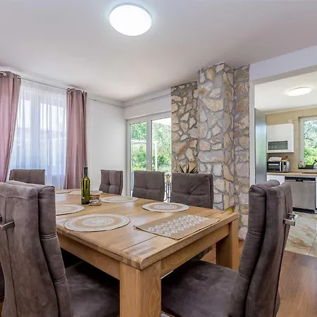 House Olive Garden Vikendica
